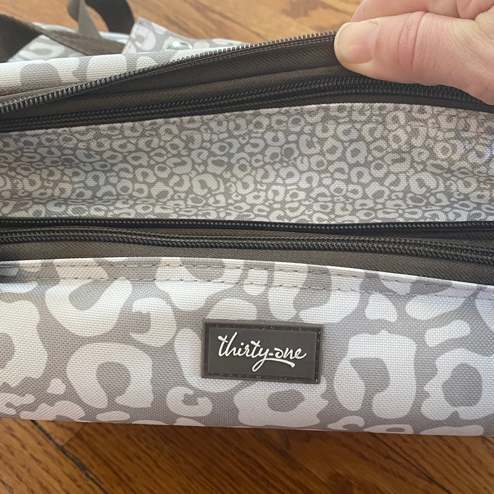 Thirty-one Perfect Party Casserole Carrier - Picture 3 of 16